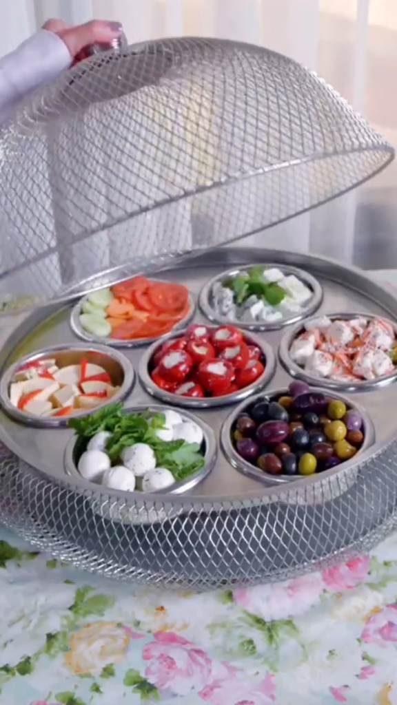 صورة 🥚    بوفيه ريوق حبابة يكفي لغاية ١٨ شخص شامل السيرفس